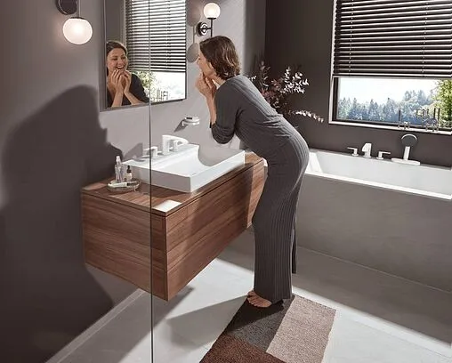 Смеситель на борт ванны на 4 отверстия Hansgrohe Vivenis белый матовый 75444700