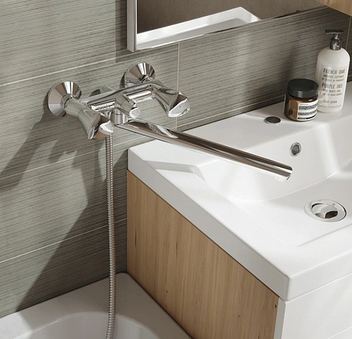 Смеситель для ванны с длинным изливом IDDIS Bounce хром BOUSBL2i10WA