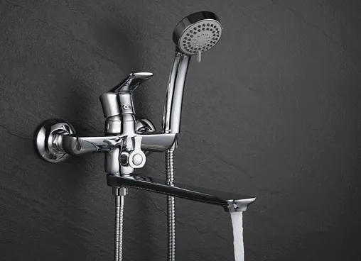 Смеситель для ванны с длинным изливом D&amp;K Rhein Reisling хром DA1273301