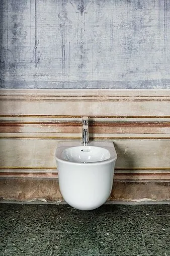 Биде подвесное Laufen New Classic c покрытием LCC белый 8.3085.1.400.302.1