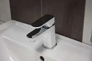 Смеситель для раковины Rav Slezak Yukon белый/хром YU126.5CB Смеситель для раковины Rav Slezak Yukon белый/хром YU126.5CB, 4