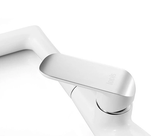 Смеситель для кухни IDDIS Calipso белый/хром CALSBL0i05