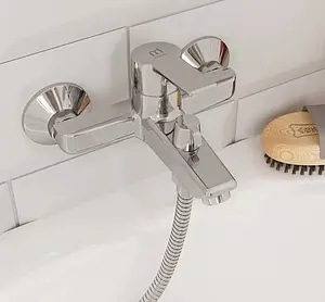 Смеситель для ванны Milardo Stripe хром STRSB02M02 Смеситель для ванны Milardo Stripe хром STRSB02M02, 3