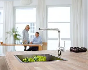 Смеситель для кухни с выдвижным изливом Grohe Minta хром 32322000 Смеситель для кухни с выдвижным изливом Grohe Minta хром 32322000, 3
