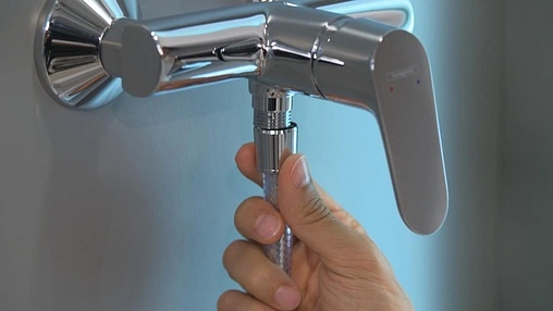 Душевая стойка Hansgrohe Crometta 100 1jet 90см хром/белый 26537400 Душевая стойка Hansgrohe Crometta 100 1jet 90см хром/белый 26537400