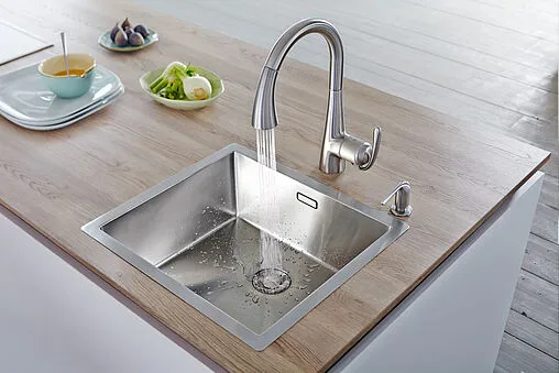 Смеситель для кухни с выдвижным изливом Grohe Zedra хром матовый 32294SD1 Смеситель для кухни с выдвижным изливом Grohe Zedra хром матовый 32294SD1