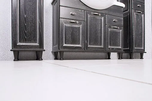 Шкаф-пенал напольный Aquaton Жерона 35 L черное серебро 1A158903GEM5L