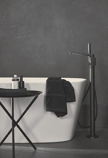 Смеситель для ванны напольный Ideal Standard Tonic II чёрный матовый/хром A6347XG