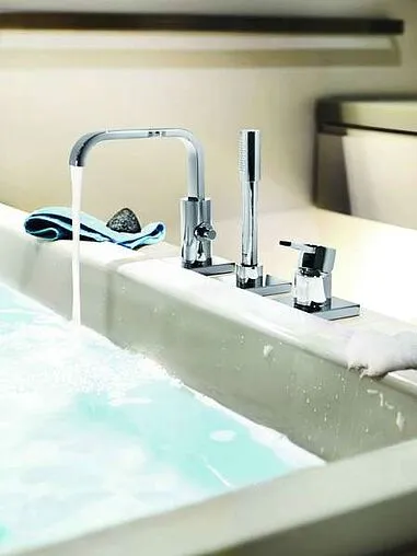 Смеситель на борт ванны на 3 отверстия Grohe Allure хром 19316000