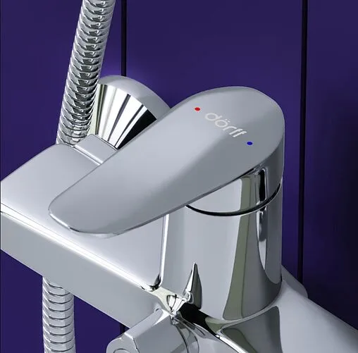 Смеситель для ванны с длинным изливом Dorff Ultra хром D5095000 Смеситель для ванны с длинным изливом Dorff Ultra хром D5095000