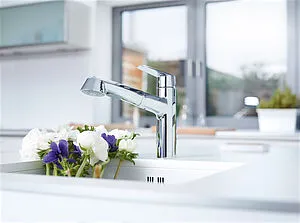 Смеситель для кухни с выдвижным изливом Grohe Eurodisc Cosmopolitan хром 32257002 Смеситель для кухни с выдвижным изливом Grohe Eurodisc Cosmopolitan хром 32257002, 3