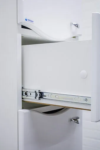 Шкаф-пенал напольный Айсберг Волна 30 L белый DA1005P