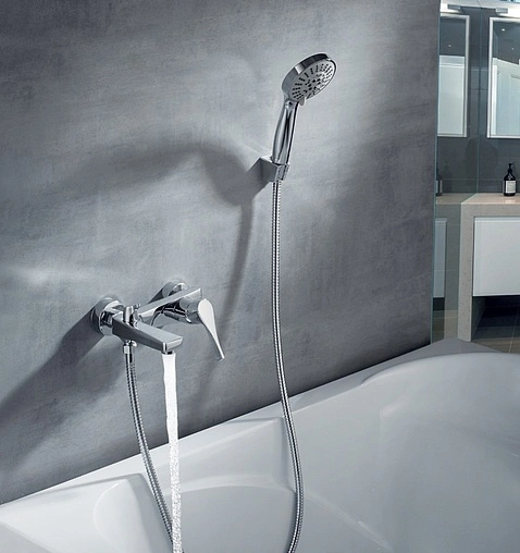 Смеситель для ванны Rossinka хром RS34-31