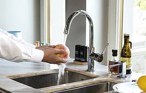 Смеситель для кухни с подключением к фильтру Lemark Comfort хром LM3073C Смеситель для кухни с подключением к фильтру Lemark Comfort хром LM3073C, 3