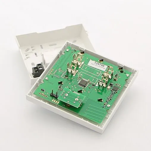 Беспроводной комнатный терморегулятор Uni-fitt белый 347M2000