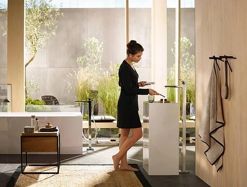 Смеситель для ванны напольный Hansgrohe Metropol белый матовый 32532700