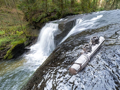 Узел нижнего подключения радиатора терморегулирующий угловой правый М22x1.5 x ¾&quot;ек (½&quot;н) Schlosser Duo-Plex хром 602100005