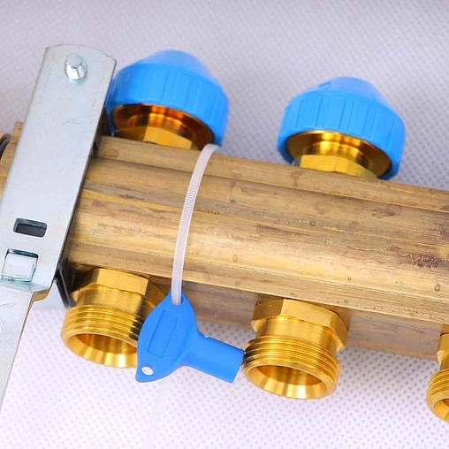 Группа коллекторная с расходомерами 7 отводов 1&quot;в/в x ¾&quot;ек Watts HKV/T 10004201