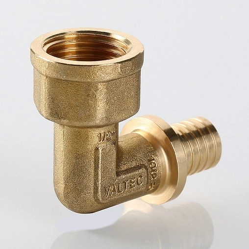 Уголок аксиальный переходной 20мм x ½"в Valtec VTm.452.BG.002004