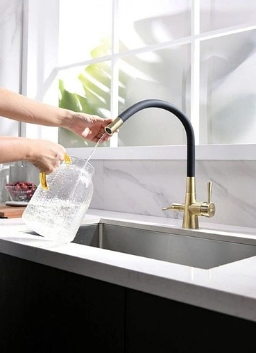 Смеситель для кухни с подключением к фильтру Lemark Comfort бронза/чёрный LM3075B