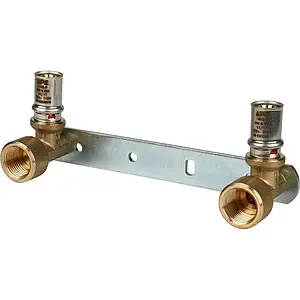 Монтажная планка с водорозетками пресс 16мм x ½"в Stout SFP-0013-001216 Монтажная планка с водорозетками пресс 16мм x ½"в Stout SFP-0013-001216, 1